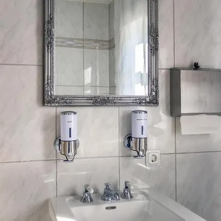 Bnb Πανσιόν Rauschenberg